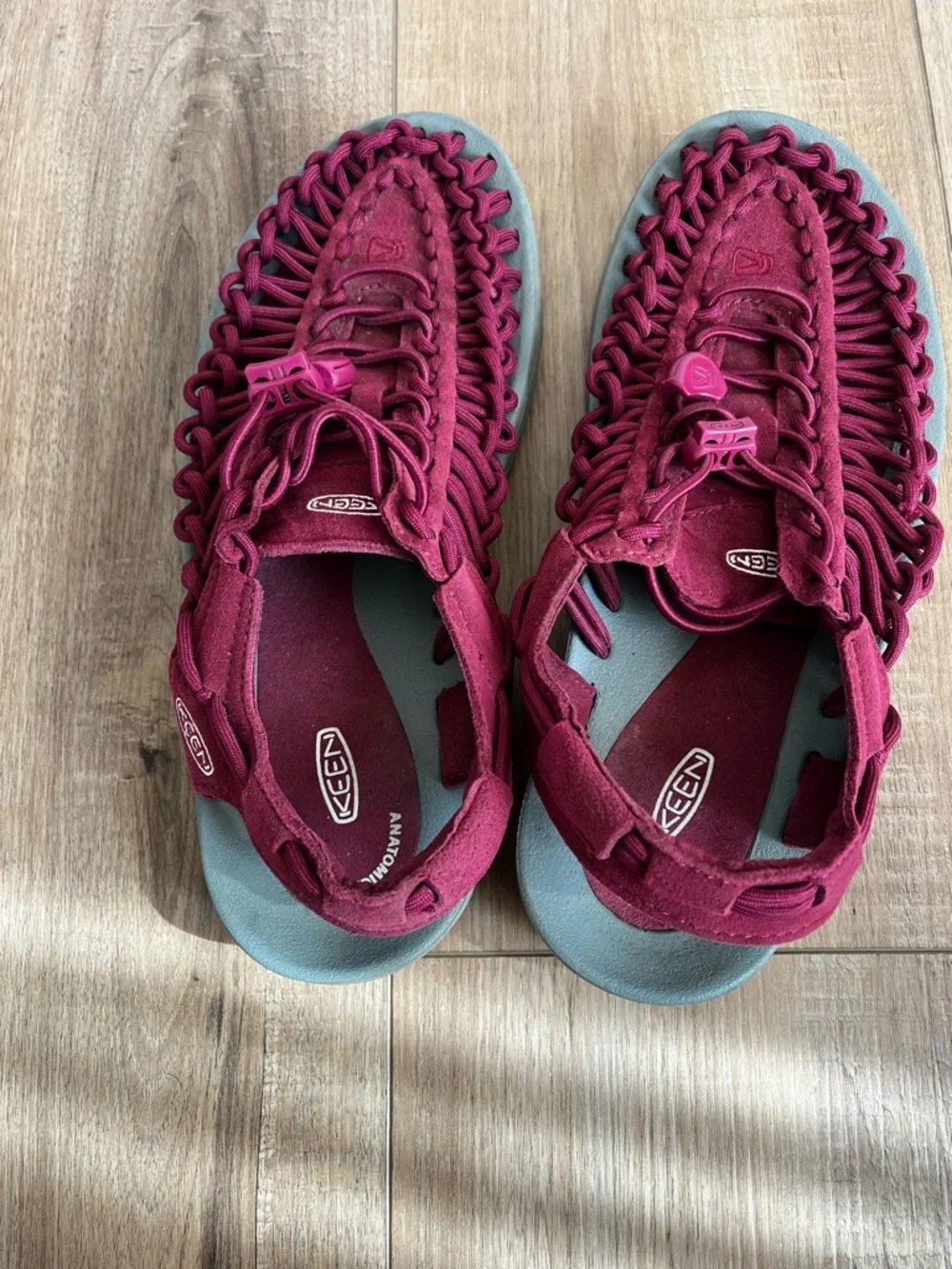 Keen Uneek Woven Sandal - Picture 5 of 8